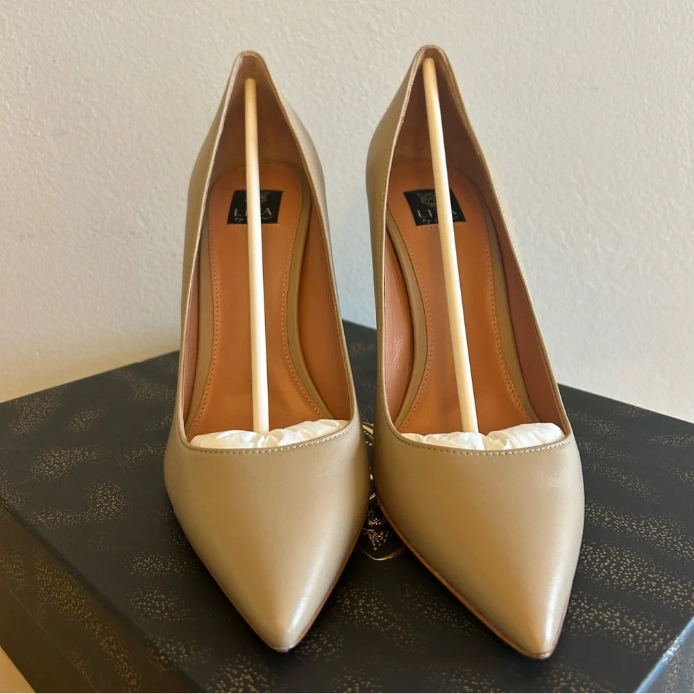 Lita by Ciara Leather Solid Pointed Toe Pump in Sand Made in Italy Size 39